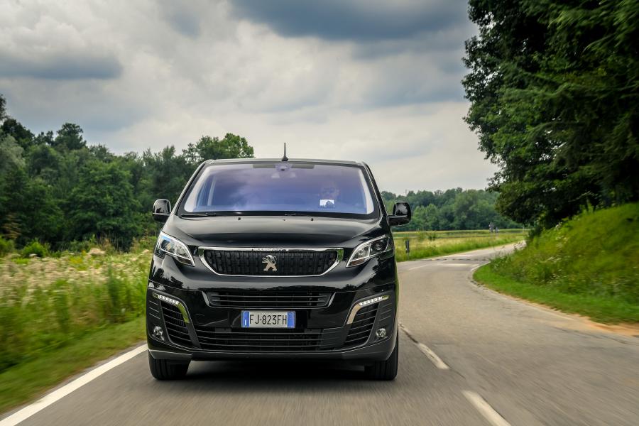  Peugeot Traveller 2016 года  (фото 19 из 39)